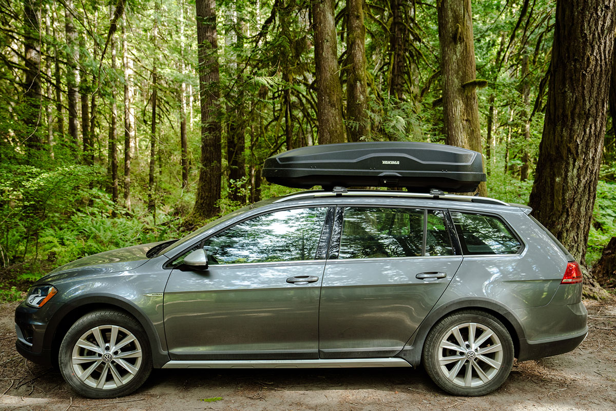 Yakima SkyBox NX 16 roof box (on car)